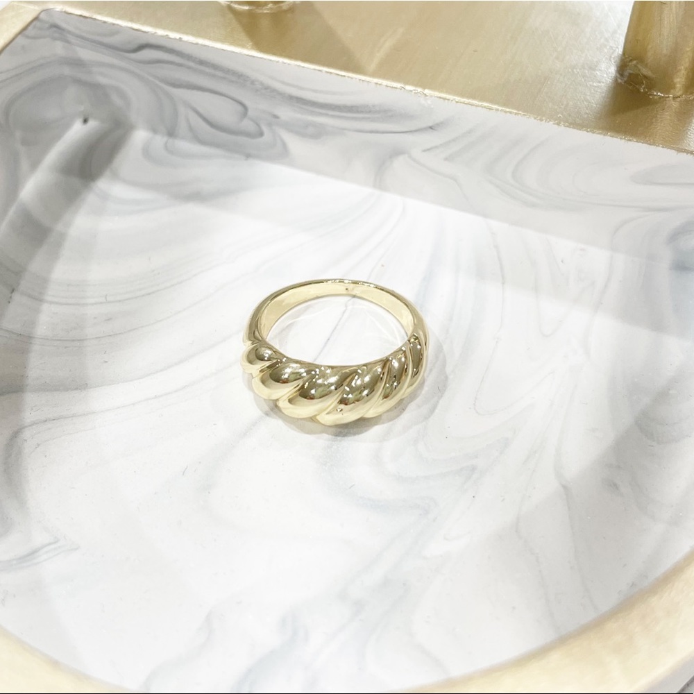 14k Gold Filled Croissant Dome Chunky Ring - Picture 3 of 7
